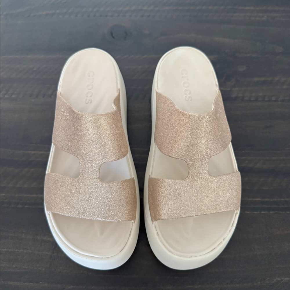 Crocs Glitter Slide Sandals Champagne Gold Platform Comfort Women’s 7 - Picture 3 of 8